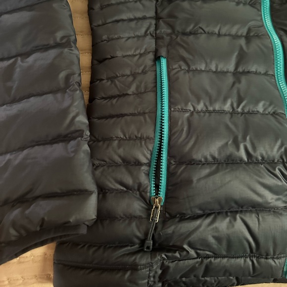 Patagonia Down Sweater Hoodie - Picture 4 of 5